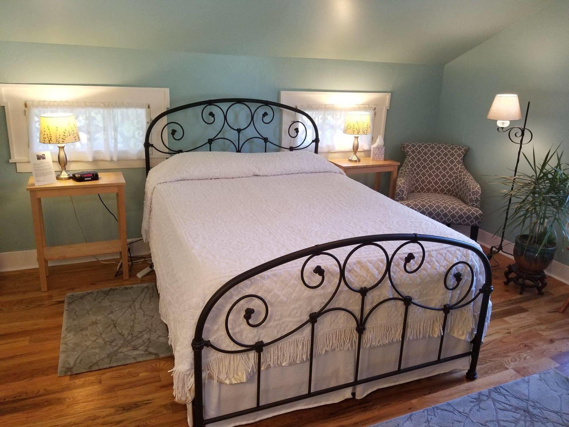 The Blackberry Inn Bed & Breakfast Watkins Glen Eksteriør bilde