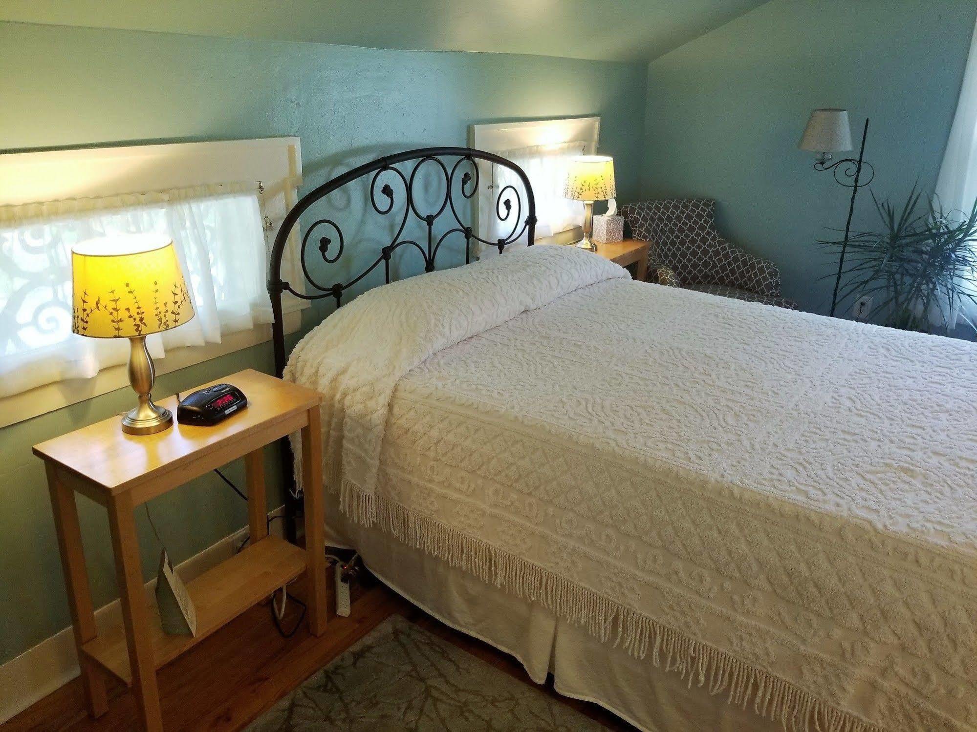 The Blackberry Inn Bed & Breakfast Watkins Glen Eksteriør bilde
